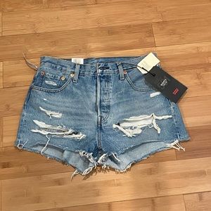 NWT Levi’s 501 high rise jean shorts